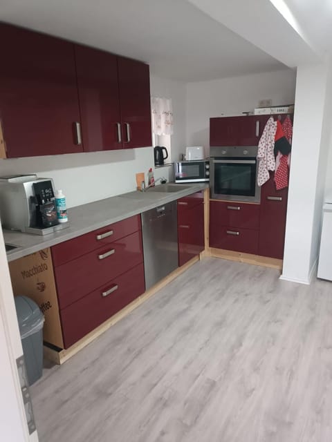 Kitchen or kitchenette, kitchen, kitchen