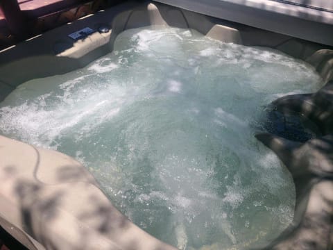 Eagle's Nest - Hot Tub, Deck & Prime Location cabin Cabin in Cloudcroft