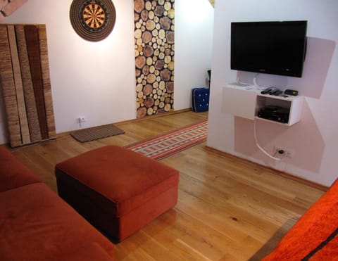 TV and multimedia, Decorative detail, Bedroom