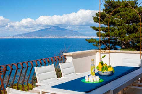 Patio, Day, View (from property/room), Balcony/Terrace, Dining area, Sea view