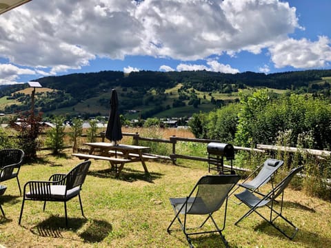 Day, Natural landscape, Garden, Garden view, Mountain view, sunbed