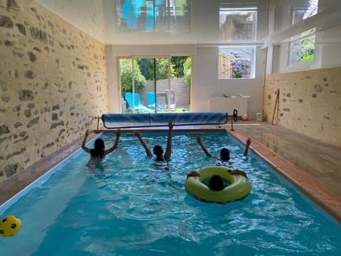La Villa du Cap - piscine intérieure chauffée toute l'année - salle de billard Villa in Fouesnant