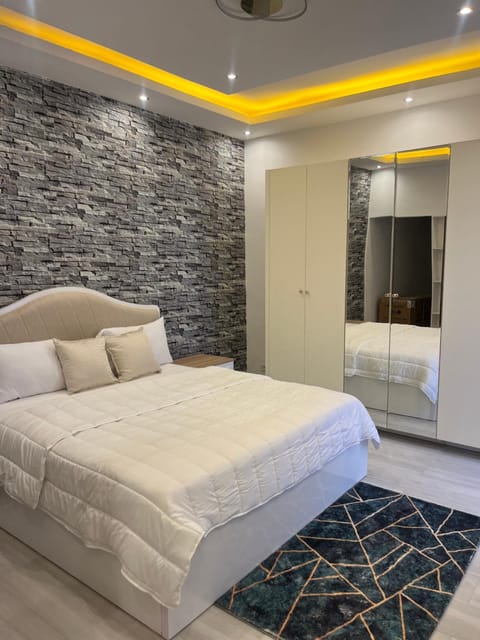 Bed, Photo of the whole room, Bedroom, wardrobe