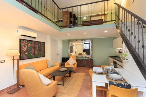 TV and multimedia, Living room, Dining area, air conditioner