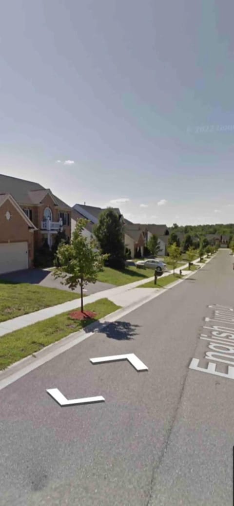 Neighbourhood, Street view, Location, Parking