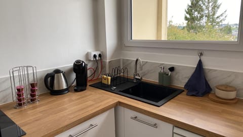 Coffee/tea facilities, Kitchen or kitchenette