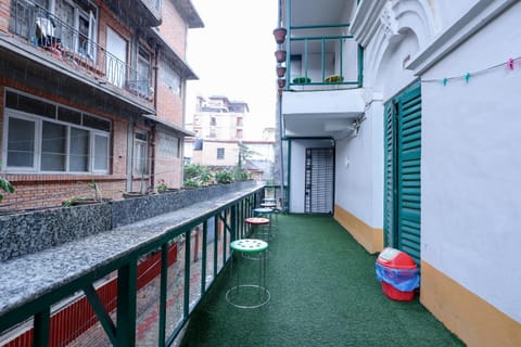 Restaurant/places to eat, Balcony/Terrace