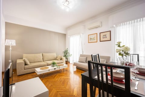 Living room, Dining area