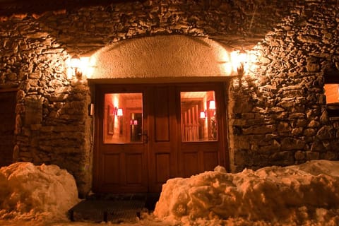 Aux grandes cours Apartment in La Grave