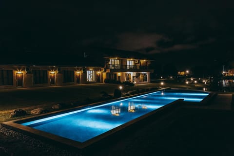 Swimming pool, Swimming pool