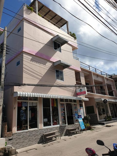 Property building, Facade/entrance