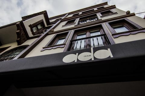 Property building, Facade/entrance, Other, Decorative detail
