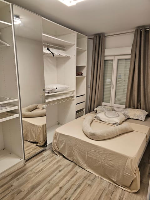 Emmanuel INN 1 Bed and Breakfast in Drancy