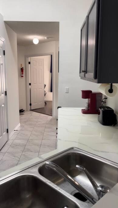 Resort Community 4 Bedroom Family Home, Pool & 15 Min Disney House in Kissimmee