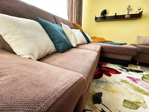 Living room, Photo of the whole room, Seating area