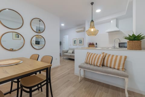Living room, Dining area