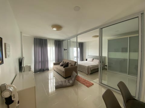 TV and multimedia, Living room, Photo of the whole room, Seating area
