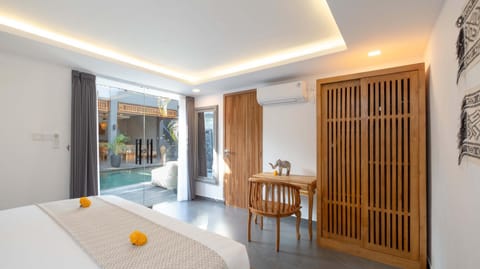 Bed, Photo of the whole room, Bedroom, Pool view