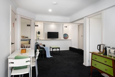 TV and multimedia, Living room, Dining area