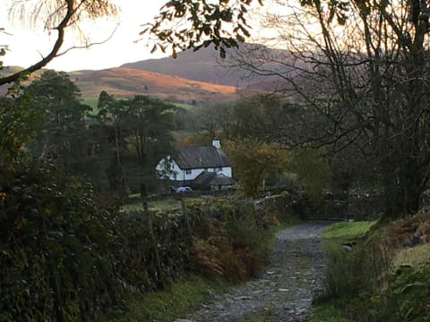 Beautiful Detached Farm House Near Lake Coniston - Pass the Keys House in England