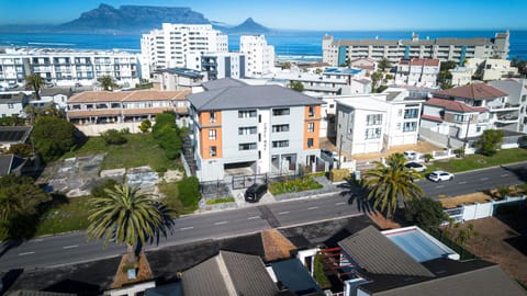 Mountain view, Sea view