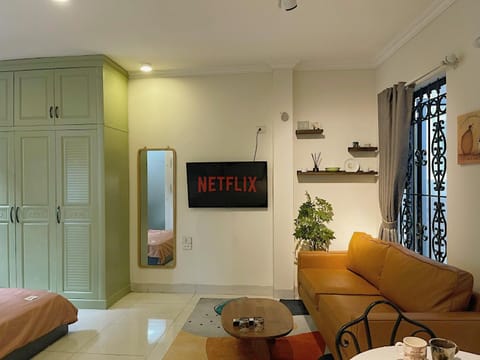 TV and multimedia, Living room, Seating area, wardrobe