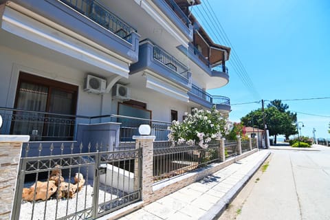 Balcony/Terrace, Quiet street view