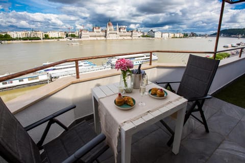 City view, Landmark view, River view