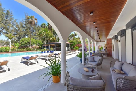 Day, Balcony/Terrace, Pool view, Swimming pool, sunbed
