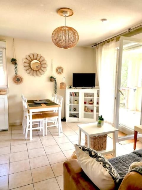 Superbe 3 pièces 6pers piscine résidence 4 étoiles Apartment in Mandelieu-La Napoule