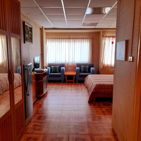 Bed, Seating area, Bedroom