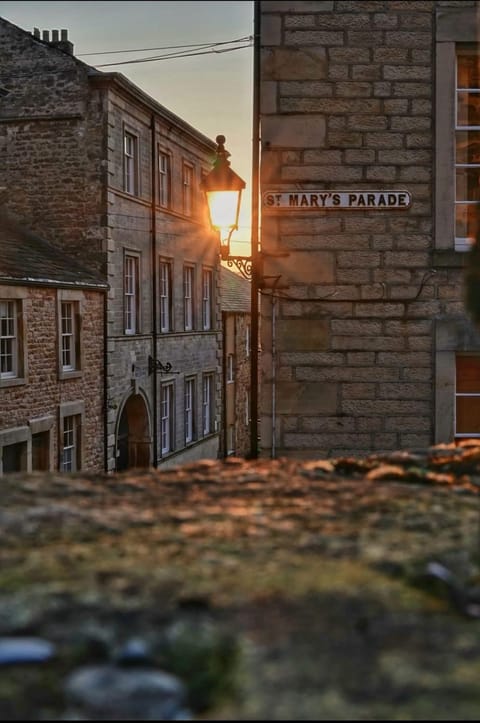 3 double bed whole house by castle House in Lancaster