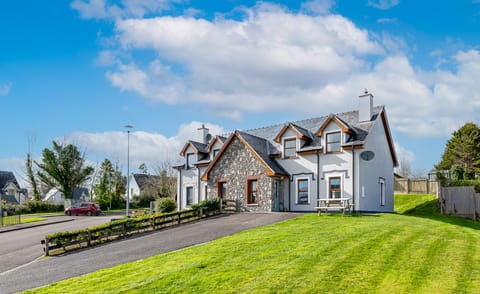 2 bedroom home in Kenmare with sea views to sleep 4 House in Kenmare