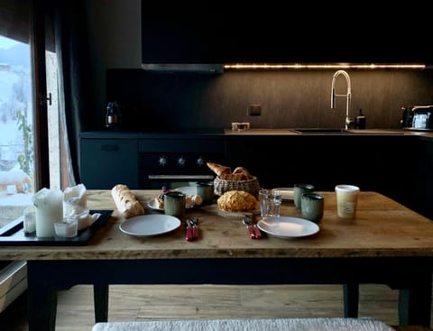 Kitchen or kitchenette, Food and drinks, Food