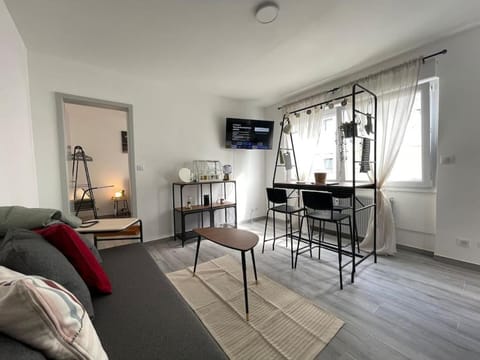 TV and multimedia, Dining area