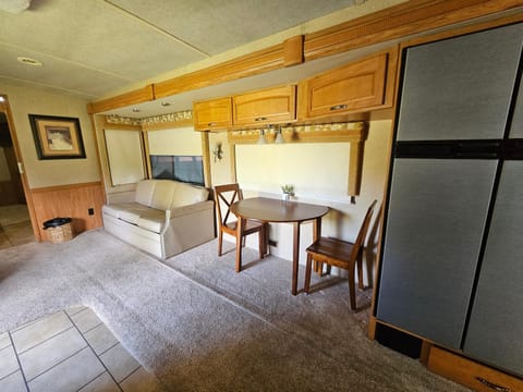 Majestic Quick Stop RV on Farm Farm Stay in Alabama