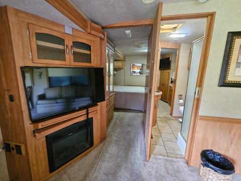 Majestic Quick Stop RV on Farm Farm Stay in Alabama