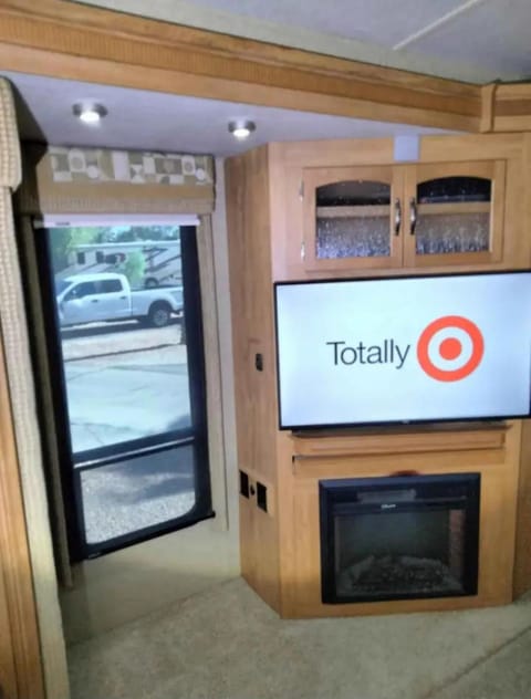 Majestic Quick Stop RV on Farm Farm Stay in Alabama