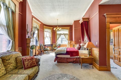 Downtown Yankton Suite Walk to Restaurants! Apartment in Yankton