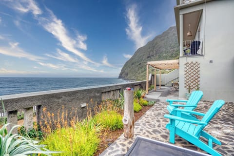 Property building, Patio, Spring, Day, Natural landscape, View (from property/room), Balcony/Terrace, Sea view, sunbed