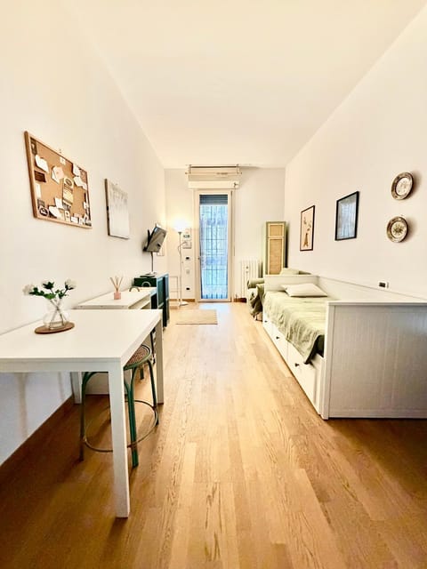 Michelangelo Green Corner Apartment in Bologna