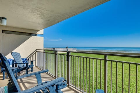 Beachfront Condo with Pool Access in Ponce Inlet Apartment in Ponce Inlet