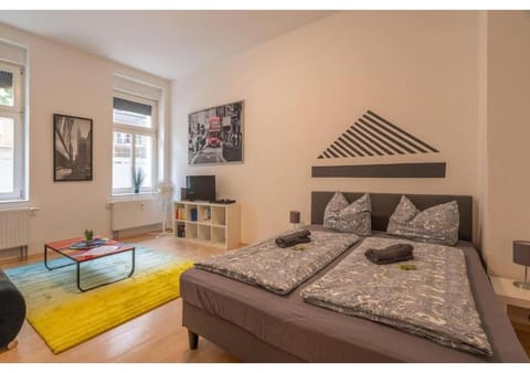 Bed, Living room, Bedroom