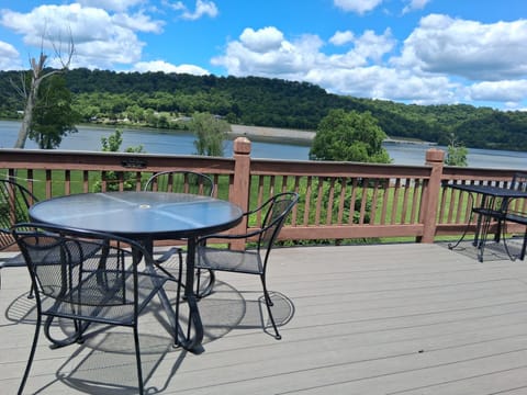 Patio, Natural landscape, Balcony/Terrace, Dining area, River view