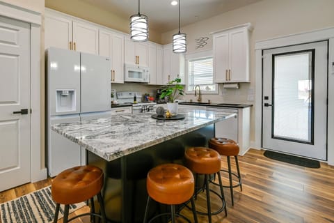 Near CU and Dtwn! Campbellsville Home with Game Room House in Kentucky