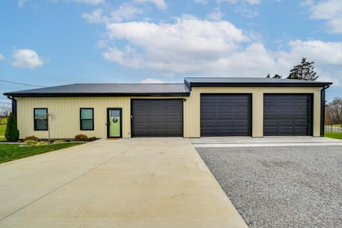 Near CU and Dtwn! Campbellsville Home with Game Room House in Kentucky