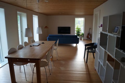 Communal lounge/ TV room, Dining area