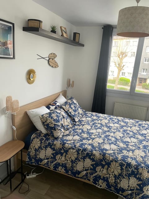 Bel appartement spacieux ,convivial de 3 chambres avec parking privé sécure Apartment in Caen