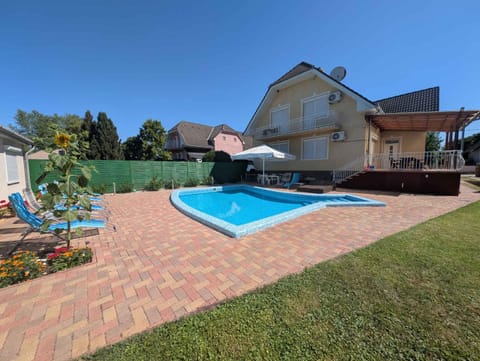 Summer, Swimming pool