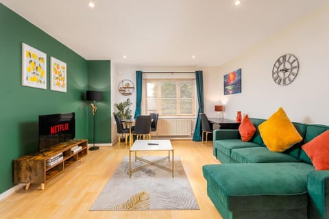 Central Coventry Flat Free Parking Sleeps 6 Apartment in Coventry